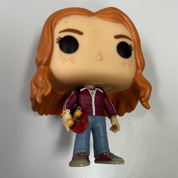 Funko POP! Television - Stranger Things - Max with Skateboard #551 Vinyl Figure - Picture 7 of 7